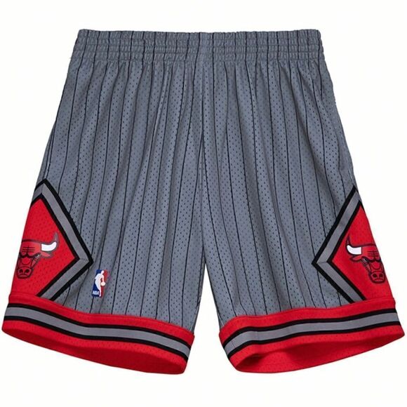95 96 Chicago Bulls Mitchell & Ness Swingman Shorts - Picture 1 of 6